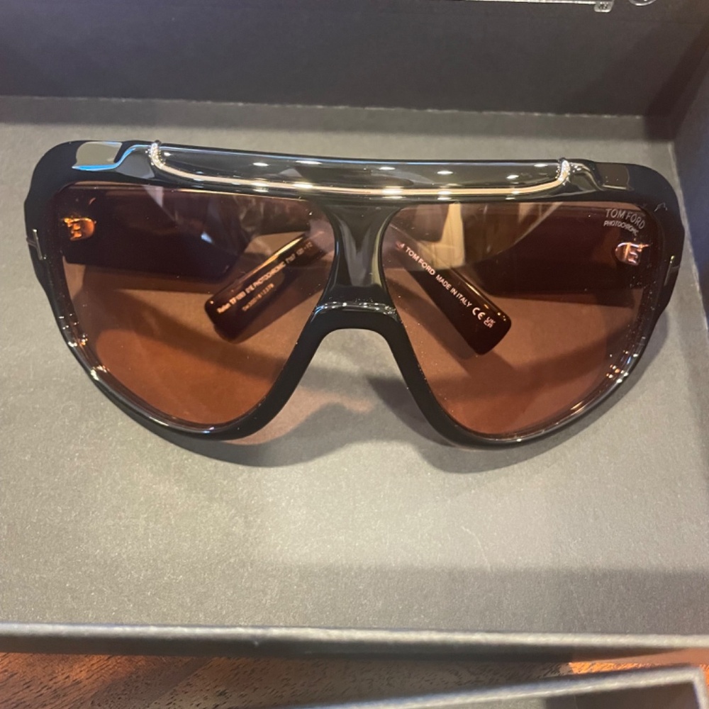 Tom Ford TF1093 Rellen Sunglasses NEW IN BOX WITH ALL PAPERWORK